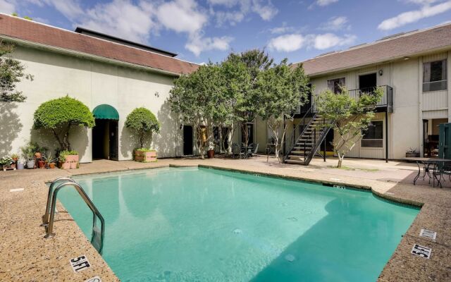 Stylish Condo w/ Pool in Knox Henderson!