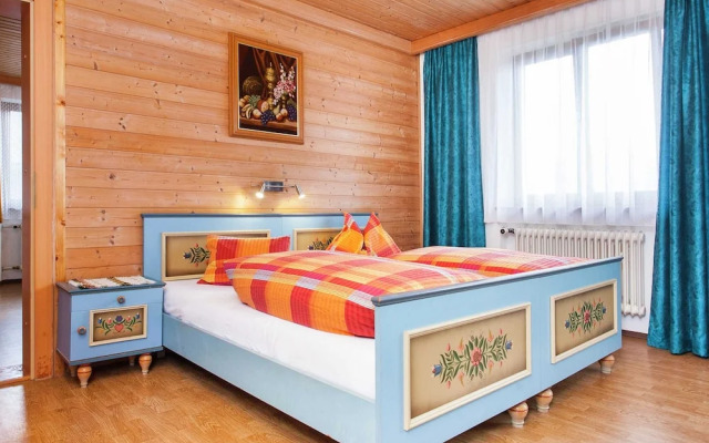 Sunny Hillside Apartment in Mittersill near Public Transport