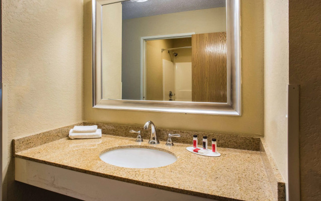 Super 8 by Wyndham Remington