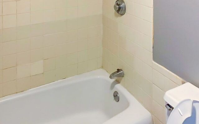 Americas Best Value Inn - Macon