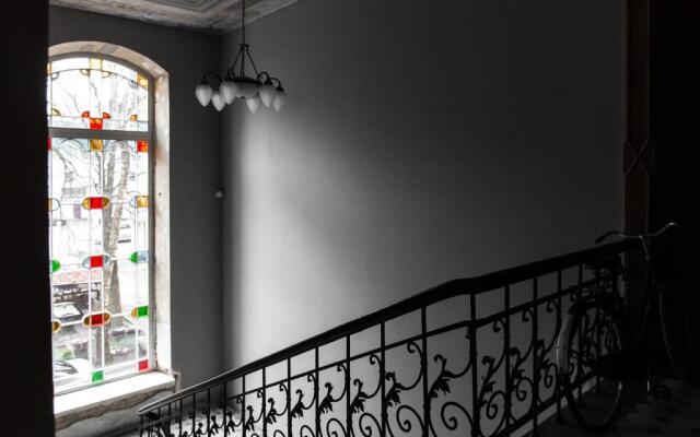 Deluxe Apartments by Hostlovers