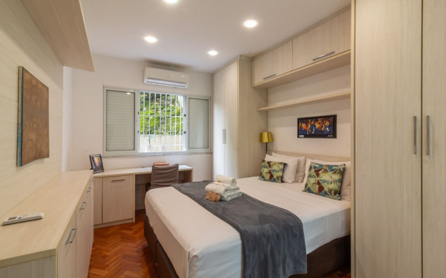 10-min Walk to Copacabana Beach Stc302