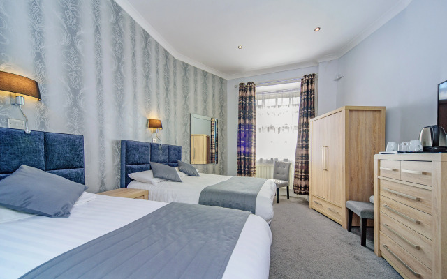 Mentone Hotel
