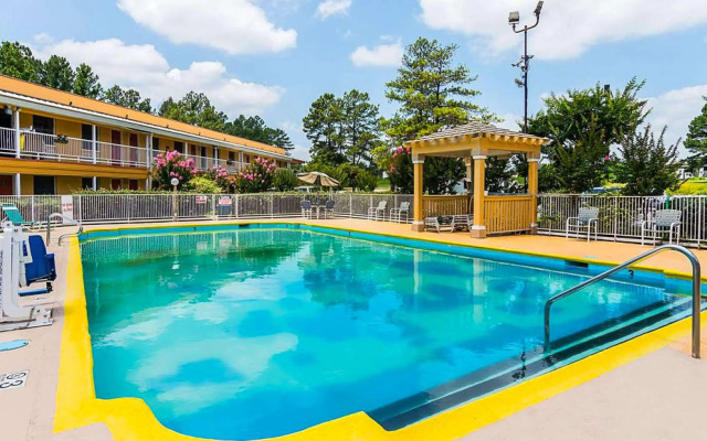 Magnuson Hotel Little Rock South