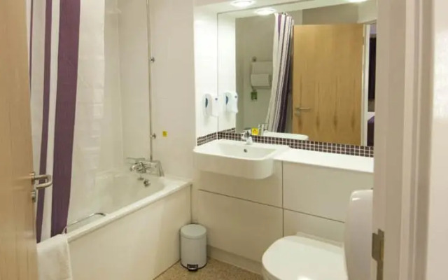 Premier Inn Wigan West (M6, J26)