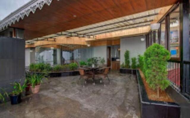 Sumi Queen's Yard Rink Mall Darjeeling