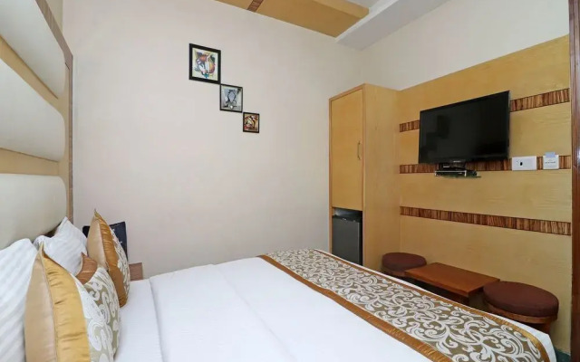 OYO 13653 Hotel Hari Piorko Grand
