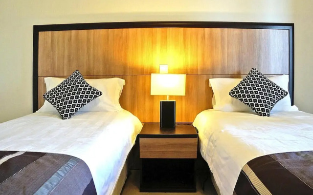 Garden-side Apartment in Salina Bay