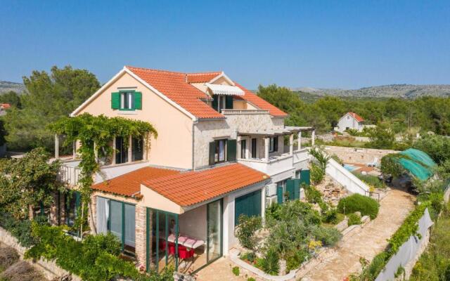Apartments Dalmatinska Kuća