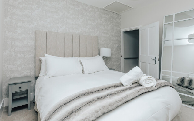 The Dragonfly - Central 2 bedroom house