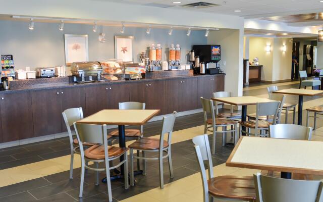 Best Western Thompson Hotel & Suites