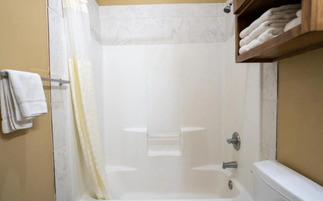 Texas Bungalows Hotel & Hotel Que at Lakeline Austin Cedar Park