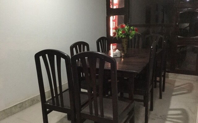 Everest Mount Holiday