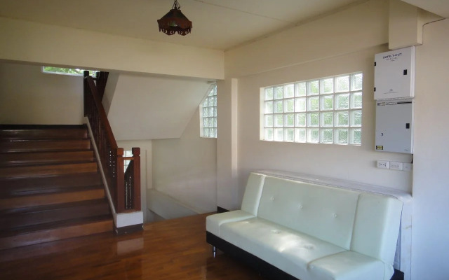 Your House 3 Guest House