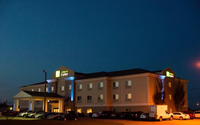 Holiday Inn Express Devils Lake, an IHG Hotel