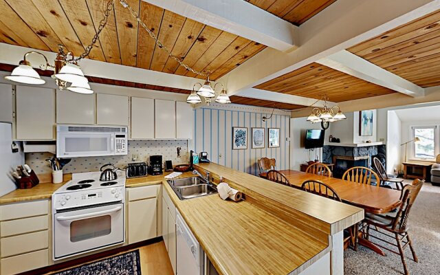 Mountaintop #D - 4 Br Condo