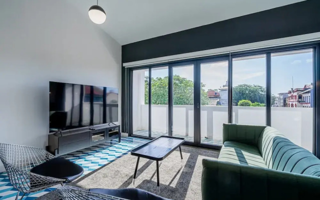 w Amazing 2BR in Santa Ana