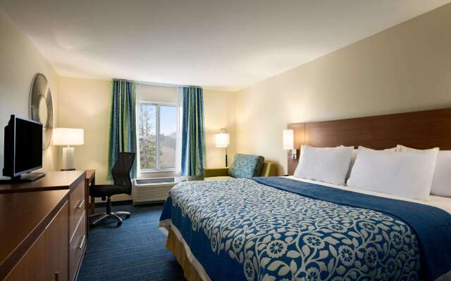 Days Inn & Suites by Wyndham Altoona