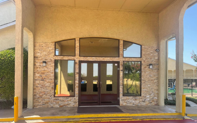 Studio 6 Suites – Mesquite, TX – Gross Rd.