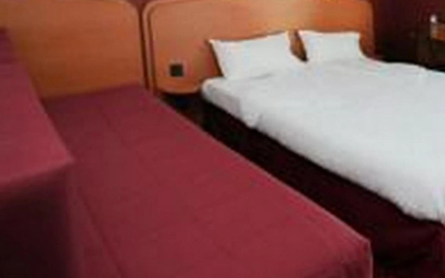 Sky Hotel Goussainville Charles de Gaulle - ex Comfort Hotel