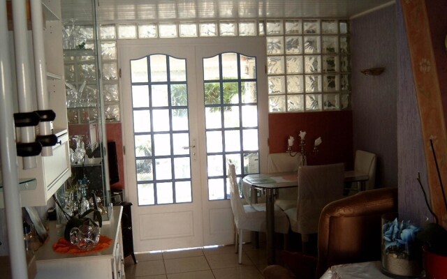 House With 2 Bedrooms in Leucate, With Enclosed Garden