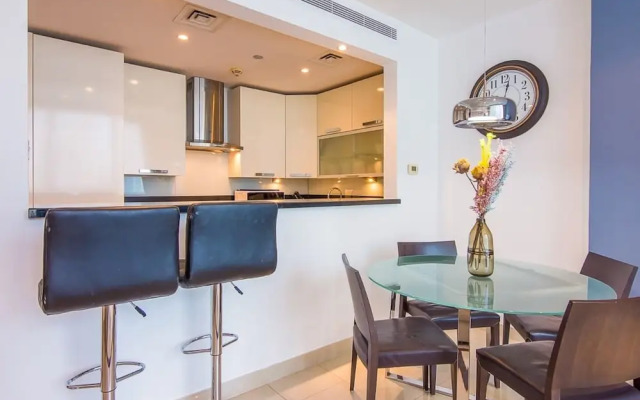 Jlt Bonnington Tower 1 Br Apartment Lake View