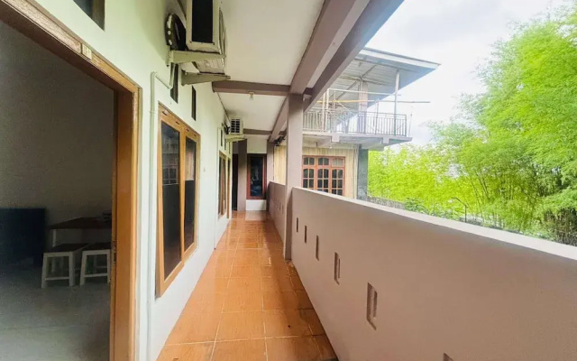 OYO 95097 Griya Asri Guest House