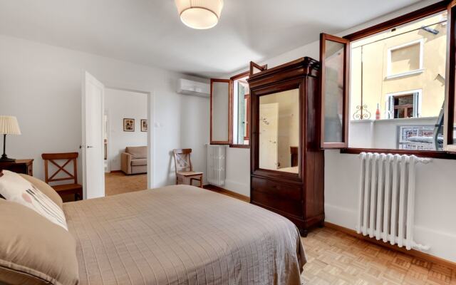 Santo Stefano Accademia Apartment Venice