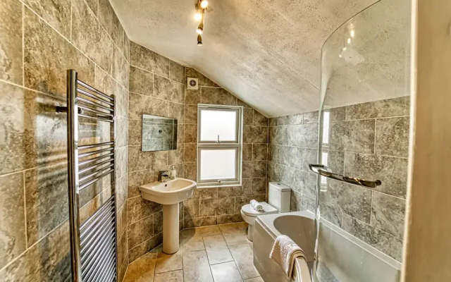 Host Stay Southfield Residence