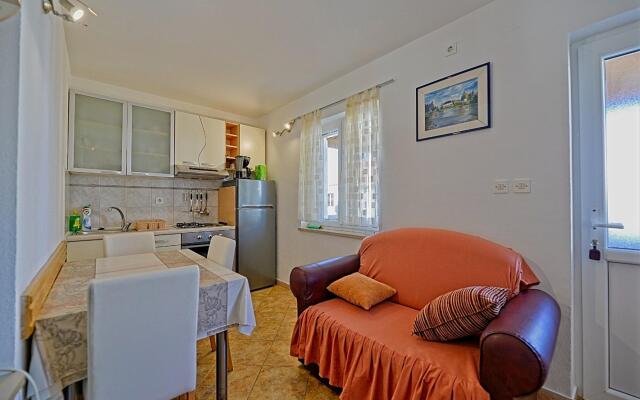 Apartment Puli - 200m from sea: Nela2  Postira, Island Brac