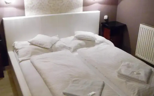 Hotel Continent