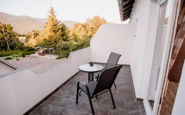 Mountain Serenity Rooms