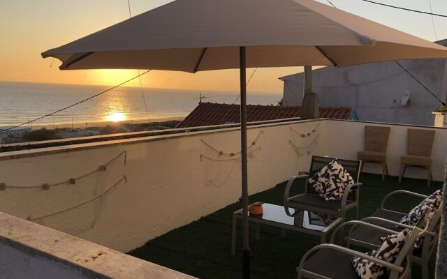 Fonte da Telha Cliff House