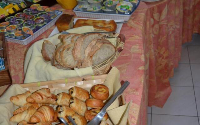 Logis Hôtel Le Vieil Amandier