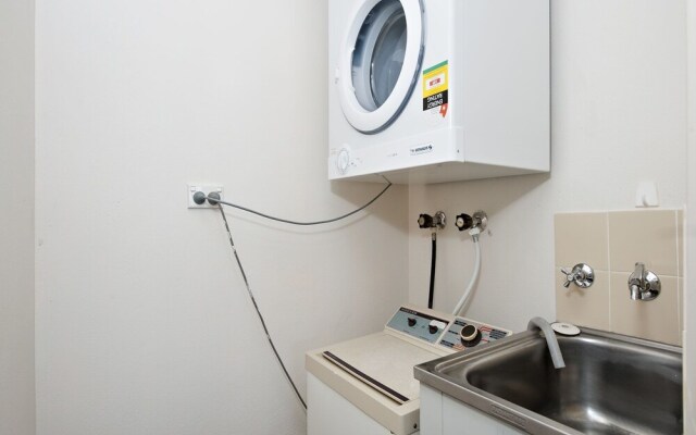 Sunset Towers,  Unit 6/25 Donald Street