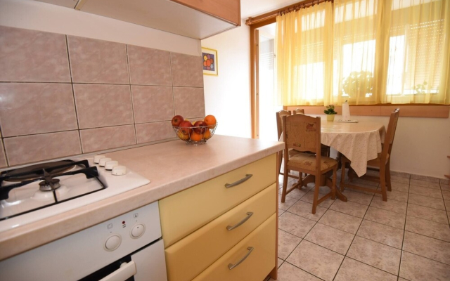 Close to the Centre, 2-bedroom Apartment Zara Verde