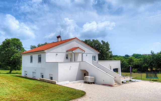 Apartment in Valtura With Family-friendly Yard