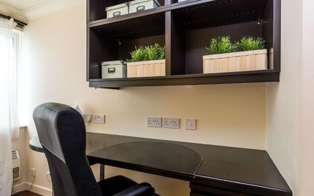 Superb 3-Bed 2-Bath with Wifi: Trendy Fitzrovia W1