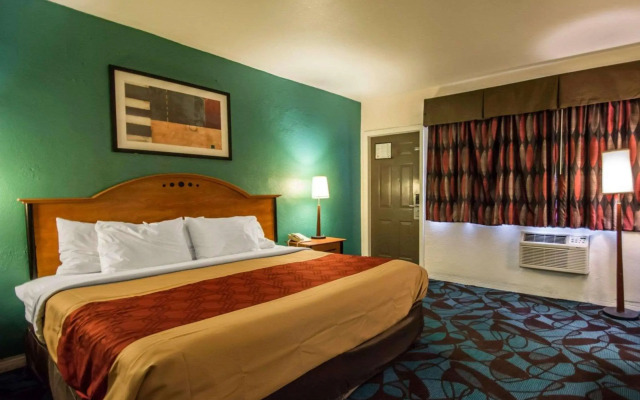 Fort Lauderdale Gardens Inn & Suites