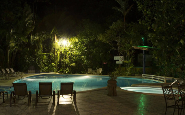 Aninga Lodge