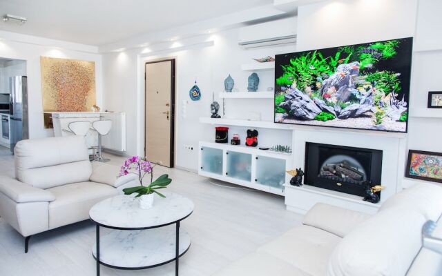 Luxury Apt in the center of Glyfada