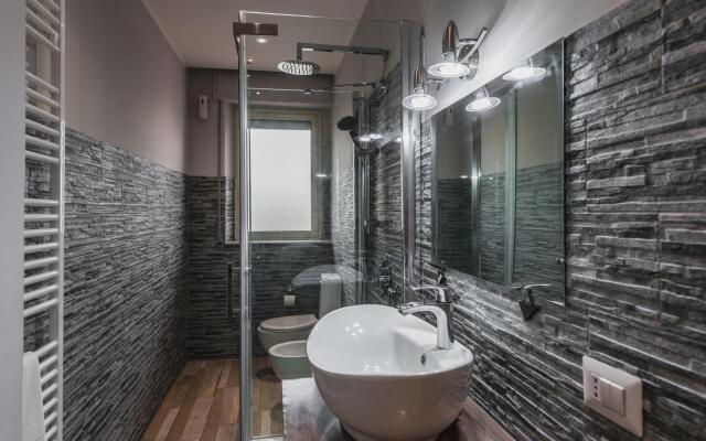 Leonardo 5 House in Catania