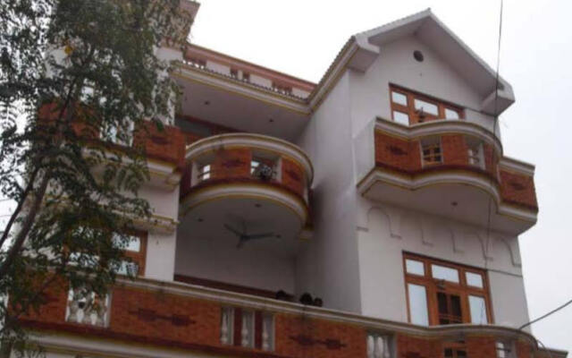 Excel Paradise Inn