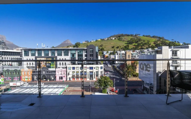 Rockwell 613 by CTHA, Cape Town