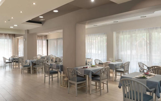 Matoula Beach Hotel