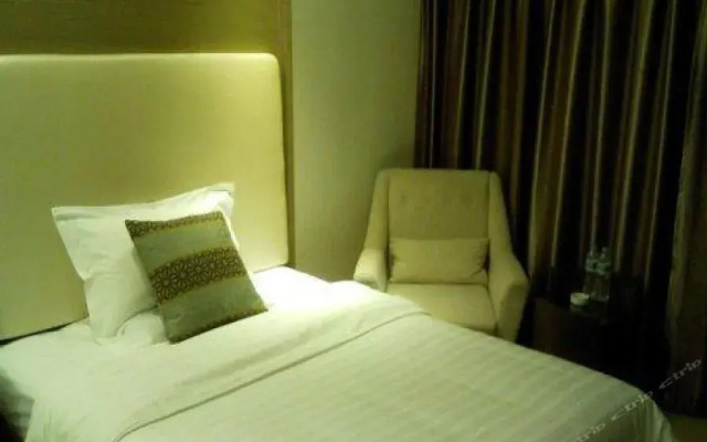 Phoenix Jinghua Hotel
