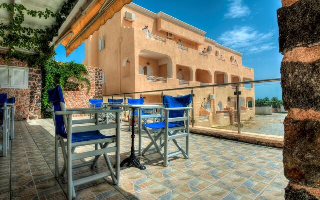 Fira Calm Hotel