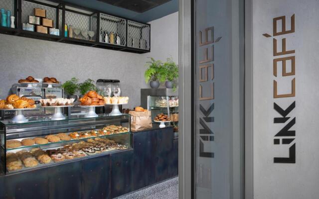 Link hotel & Hub By Dan Hotels