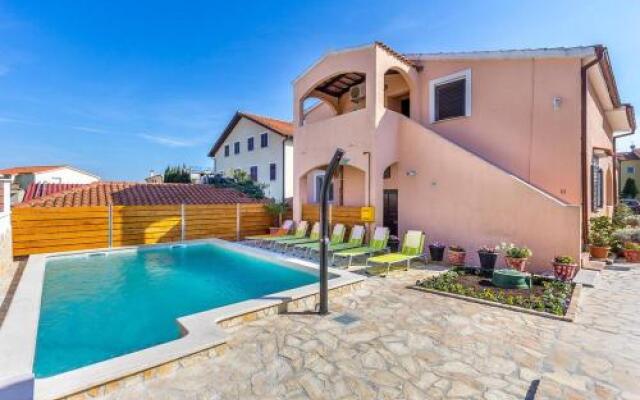 Apartments Vesna 1236