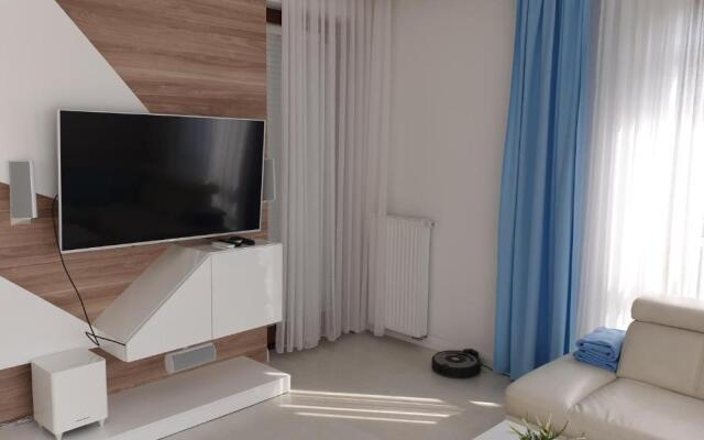 Blue Seaside Apartment